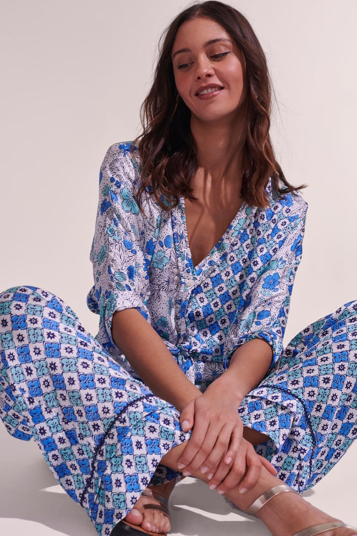 Chemise Azia - White Green Diagonal Batik