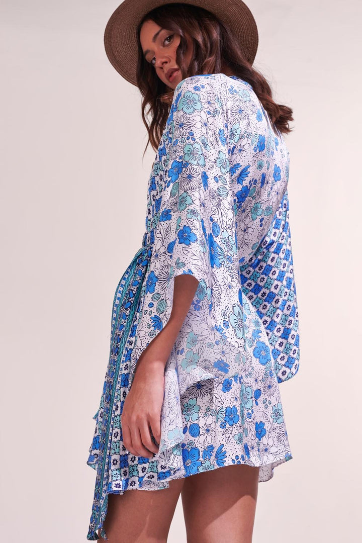 Kimono Alexia -White Green Diagonal Batik