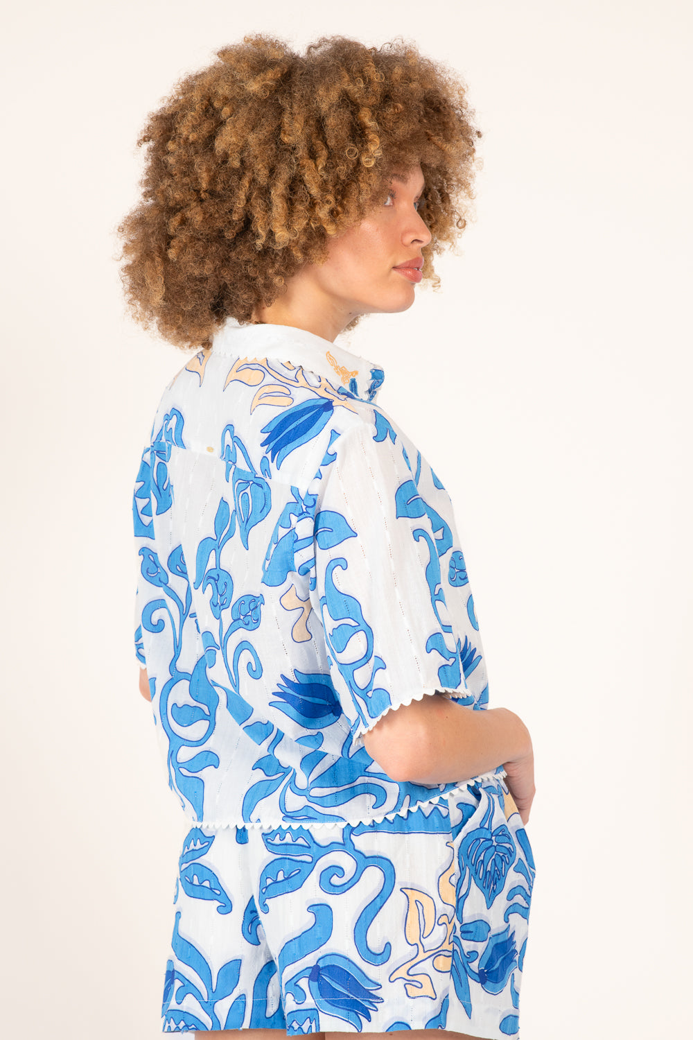 Shirt Java - White Blue Ritual