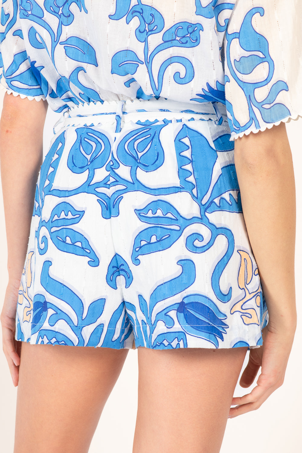 Short Chantal - White Blue Ritual