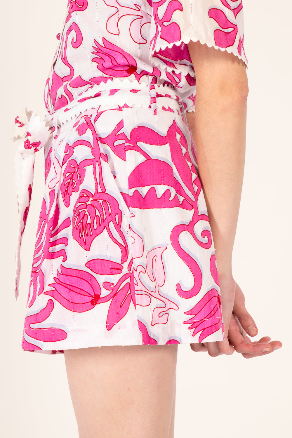 Short Chantal - White Pink Ritual