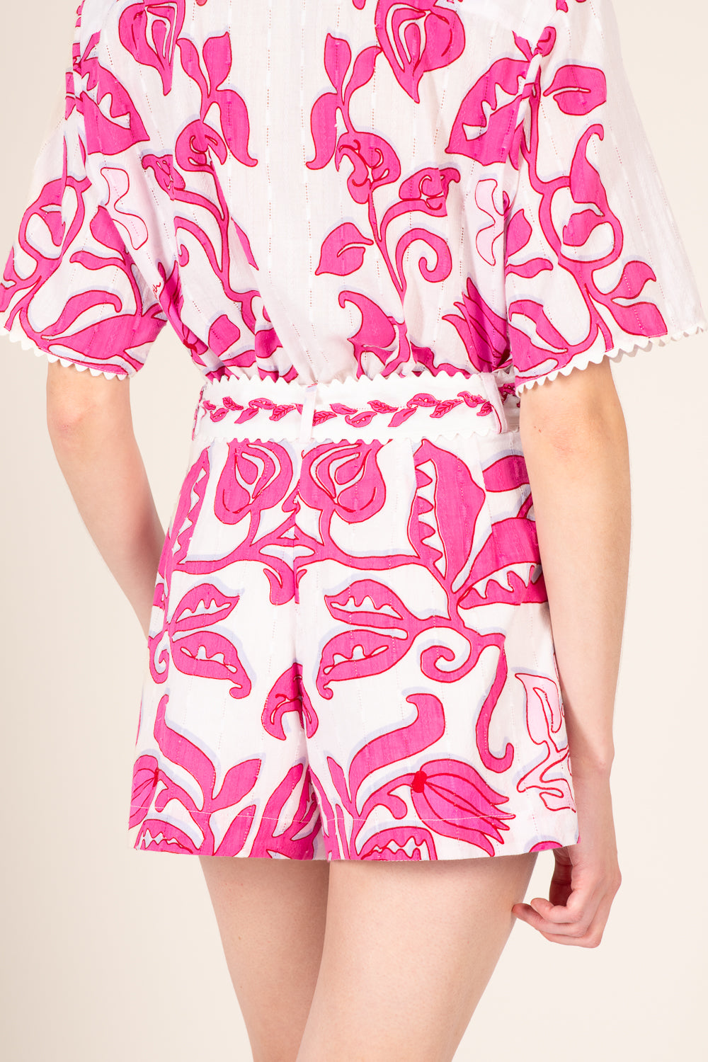 Short Chantal - White Pink Ritual