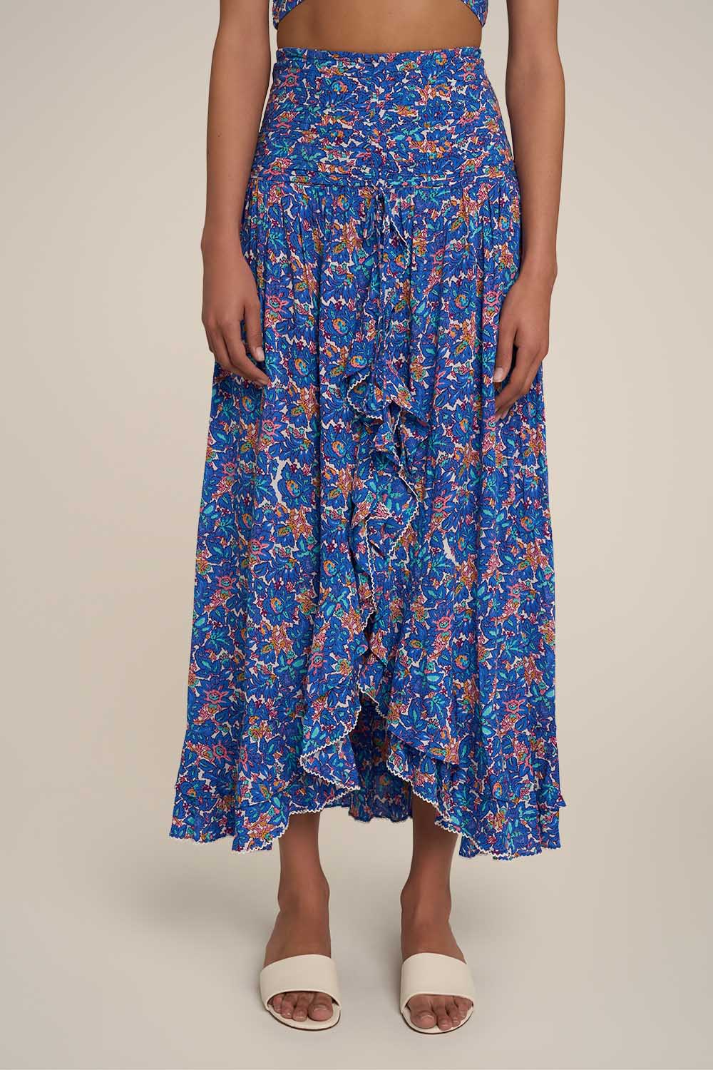 Blue Tiny Blooms long skirt – Long Skirt Neree by Poupette St Barth, close-up of the fabric and details, worn with the matching Top Bella