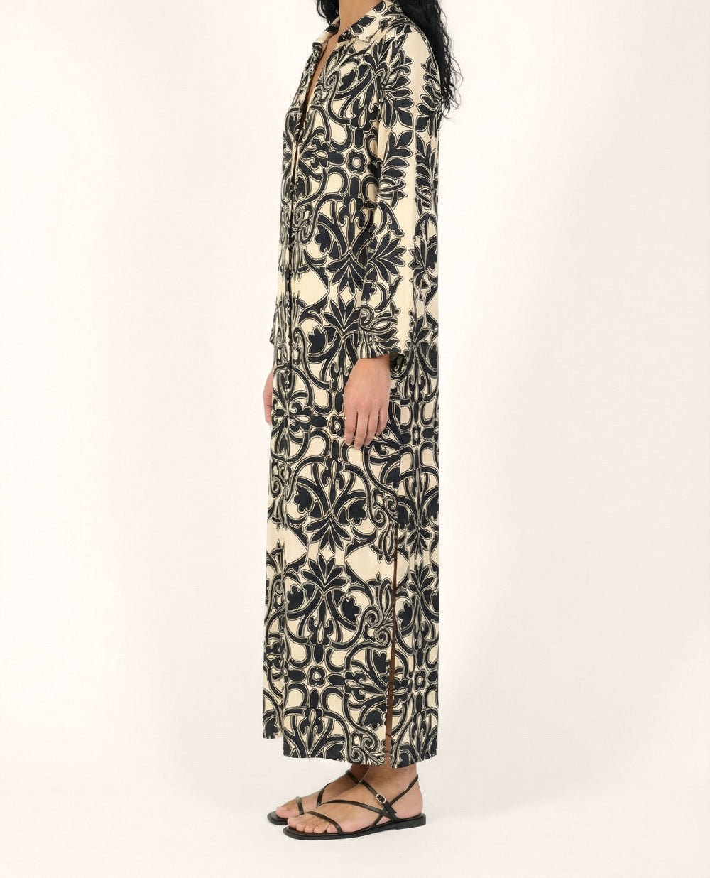 Black viscose satin Kimono Lea cover-up by Poupette St Barth with a relaxed fit and elegant design.