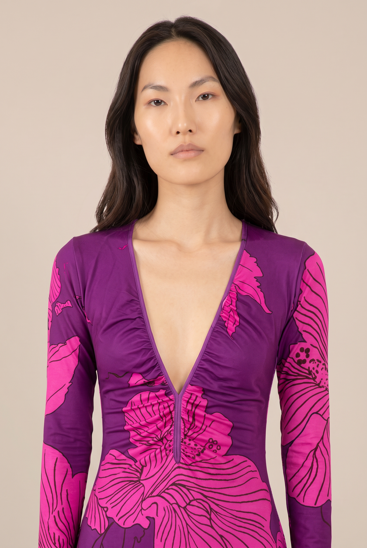 Purple Hibiscus long dress – Long Dress Bossa by Poupette St Barth, close-up of the ruched plunging neckline