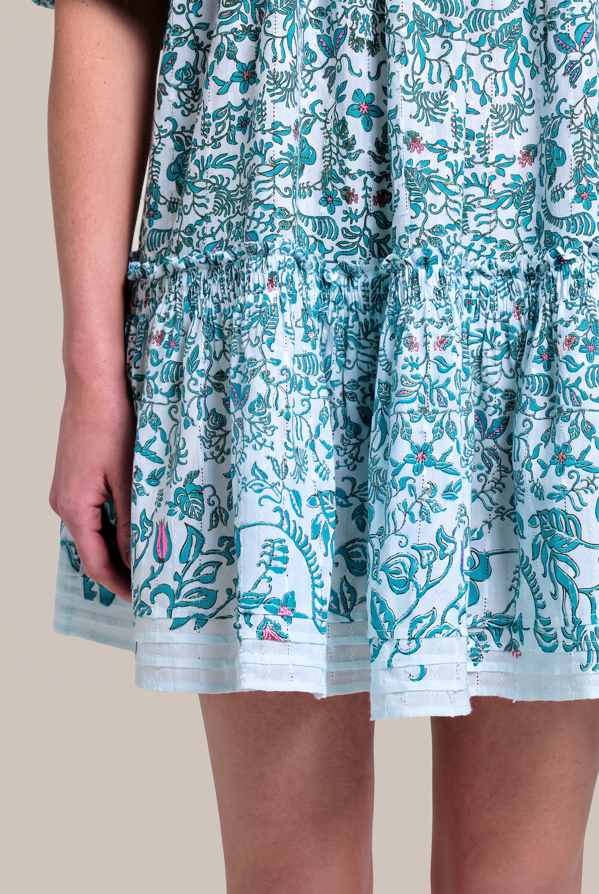 Green Mini Dress Cruz by Poupette St Barth, lightweight and stylish mini dress with a relaxed fit and floral pattern.