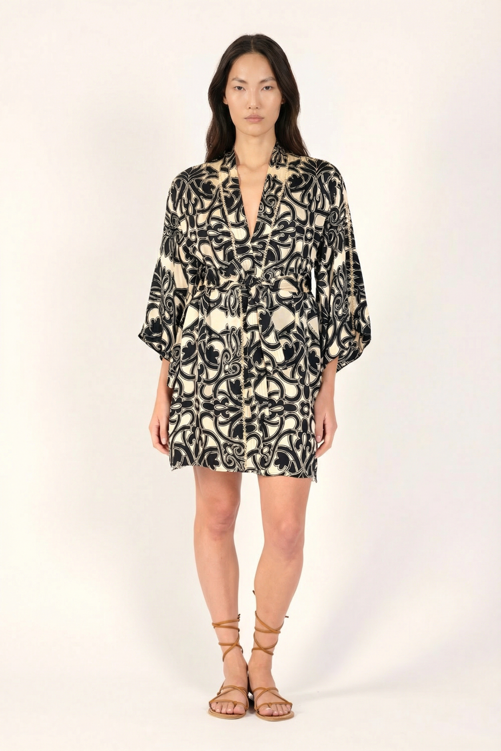Black Mantra kimono – Kimono Luna by Poupette St Barth, front view