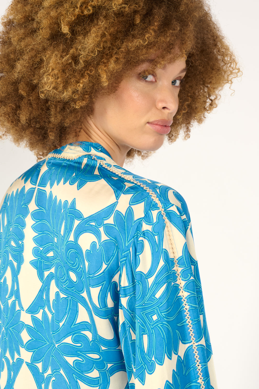 Blue Mantra kimono – Kimono Luna by Poupette St Barth, view 4
