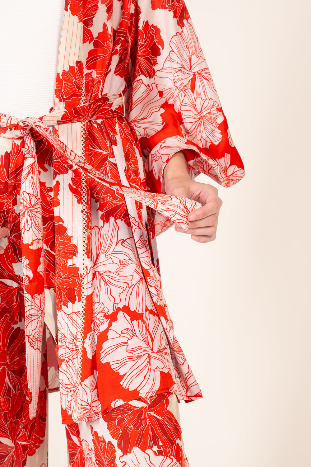 Red Flower Bunch kimono – Kimono Luna by Poupette St Barth, view 5
