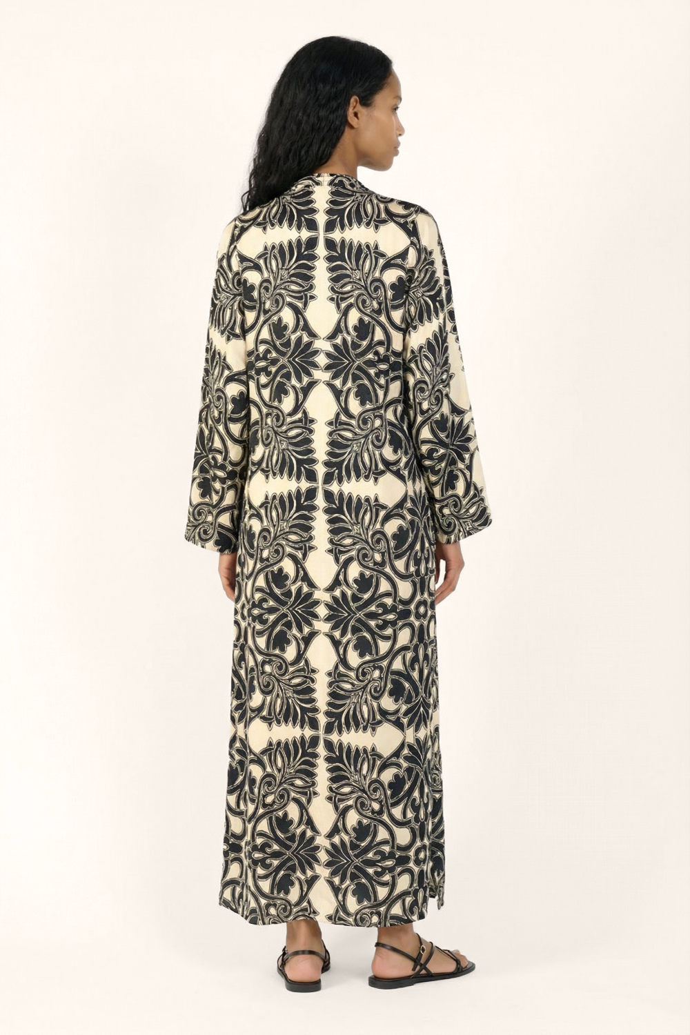 Black Mantra kimono – Kimono Lea by Poupette St Barth, view 4