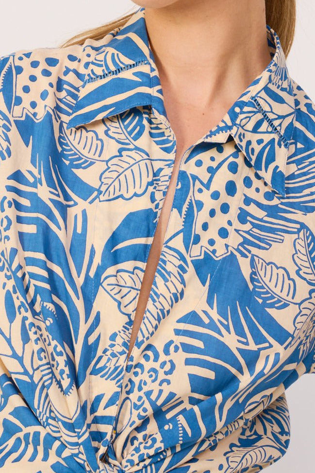 Blue Toucan long dress – Long Dress Eren by Poupette St Barth, close-up of shirt collar and puff sleeve