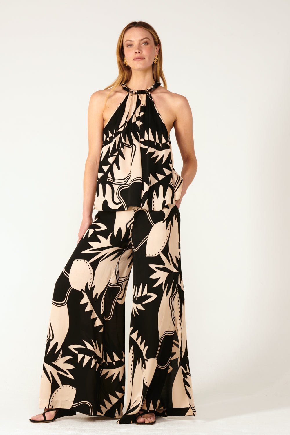 Black Oasis top – Top Cleo by Poupette St Barth, front view