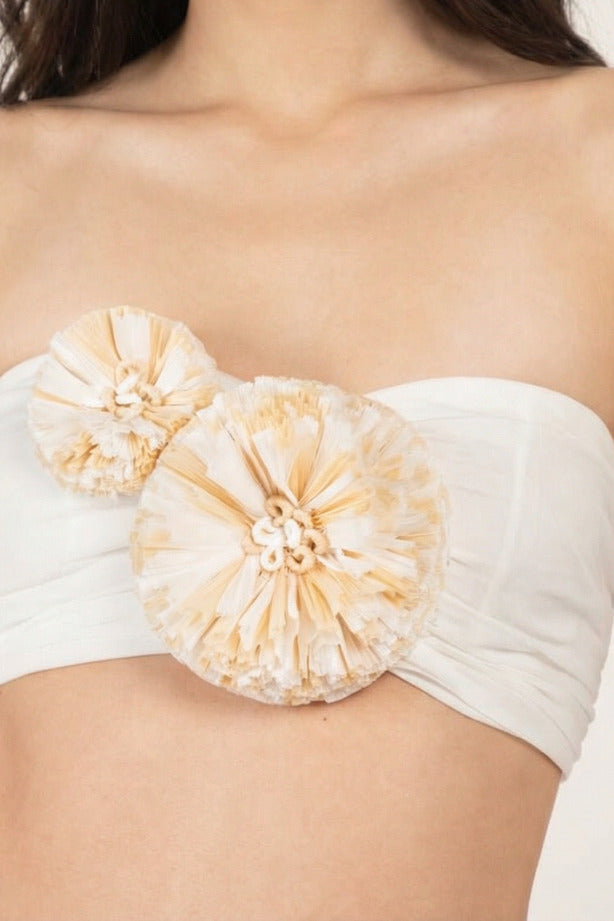 Natural White Provence top – Top Amelia by Poupette St Barth, close-up of strapless top with raffia flower appliques